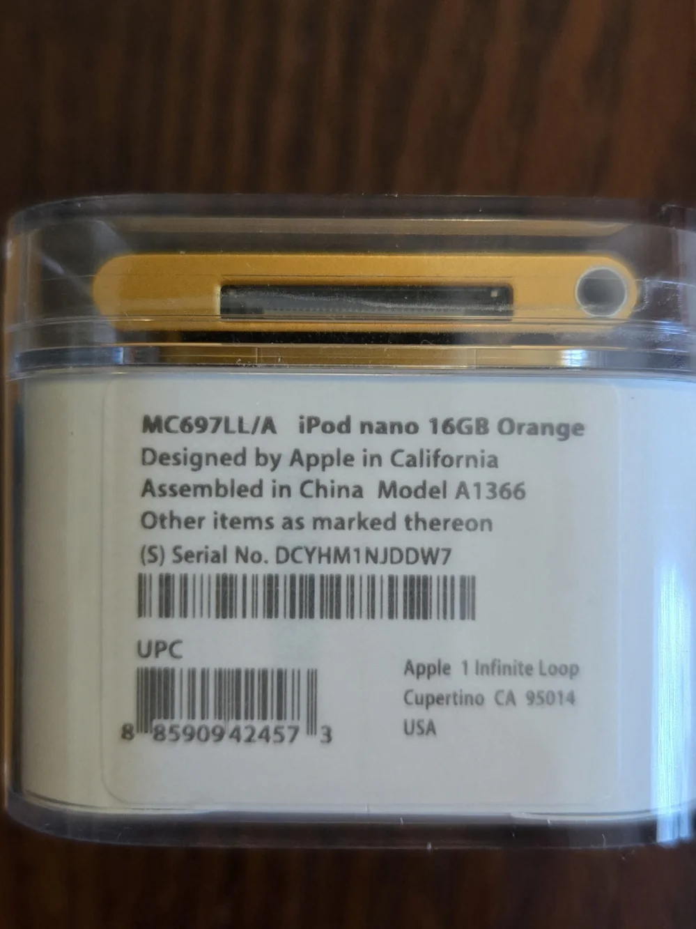 Apple iPod nano - Gold with Black Face